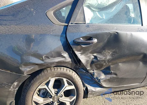 2020 Kia Forte Fe/Lxs z USA, uszkodzony, nr VIN 3KPF24AD3LE246033